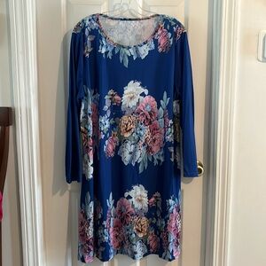 Long sleeved floral dress royal blue background size 3xl